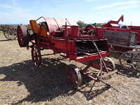 Presse a paille Rousseau (2)(ph F. Mrugala, St Jean de Touslas)(2)